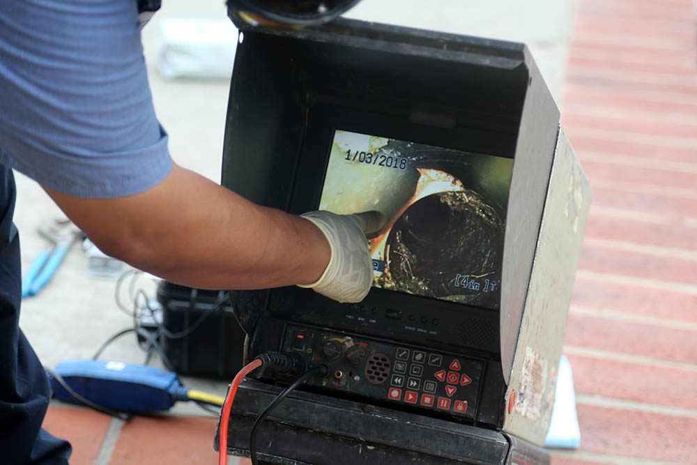 monitor showing sewer camera feed Stow, OH monitor showing sewer camera feed Stow, OH