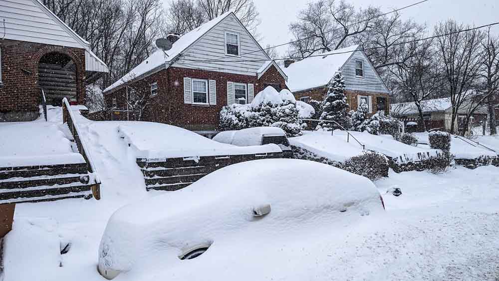 snowy Stow, OH home